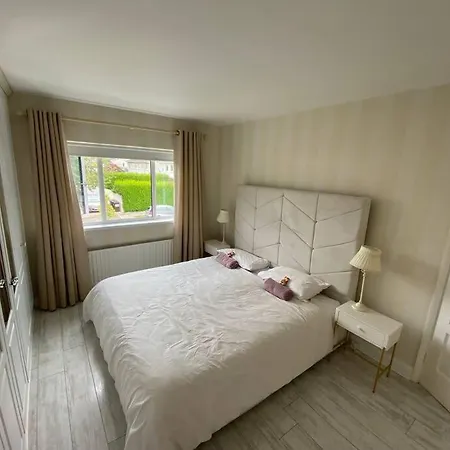 Luxurious 4 Bed Prázdninový dům