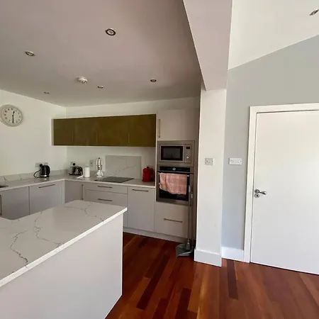 Prázdninový dům Luxurious 4 Bed